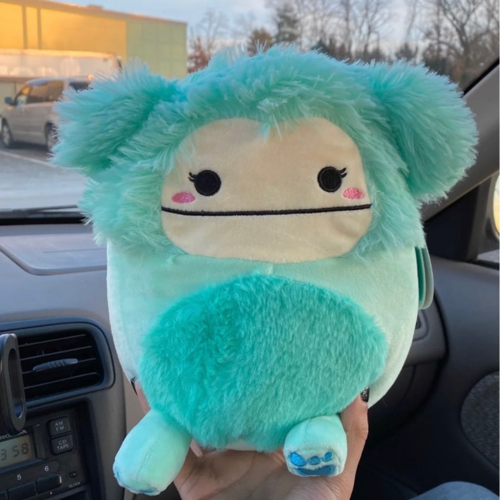 Squishmallow Joelle the Bigfoot 8”